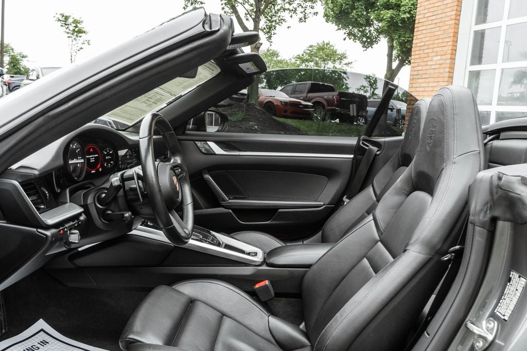 2020 Porsche 911 Carrera