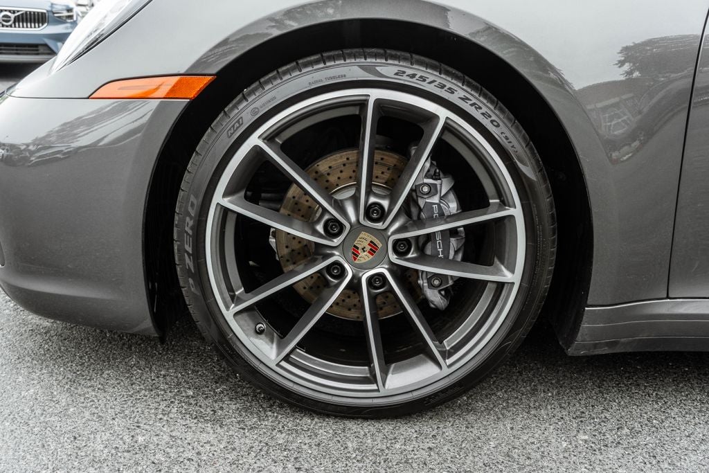 2020 Porsche 911 Carrera