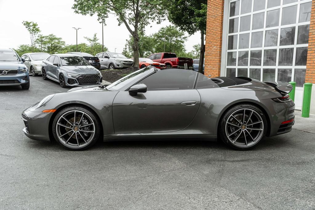 2020 Porsche 911 Carrera