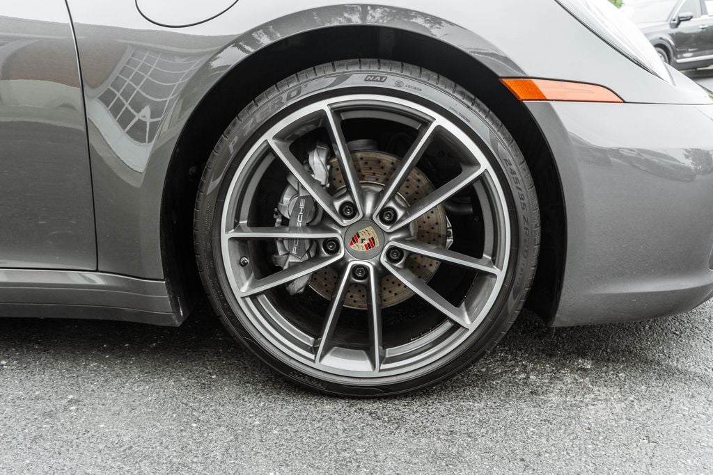 2020 Porsche 911 Carrera