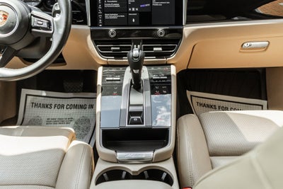 2022 Porsche Macan Base