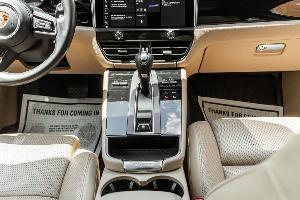 2022 Porsche Macan Base