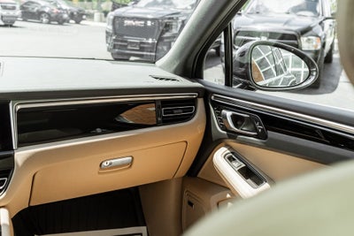 2022 Porsche Macan Base