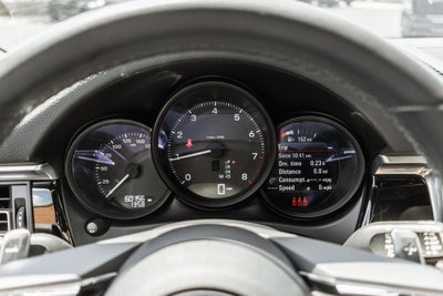 2022 Porsche Macan Base