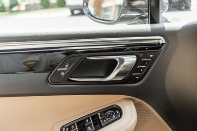 2022 Porsche Macan Base