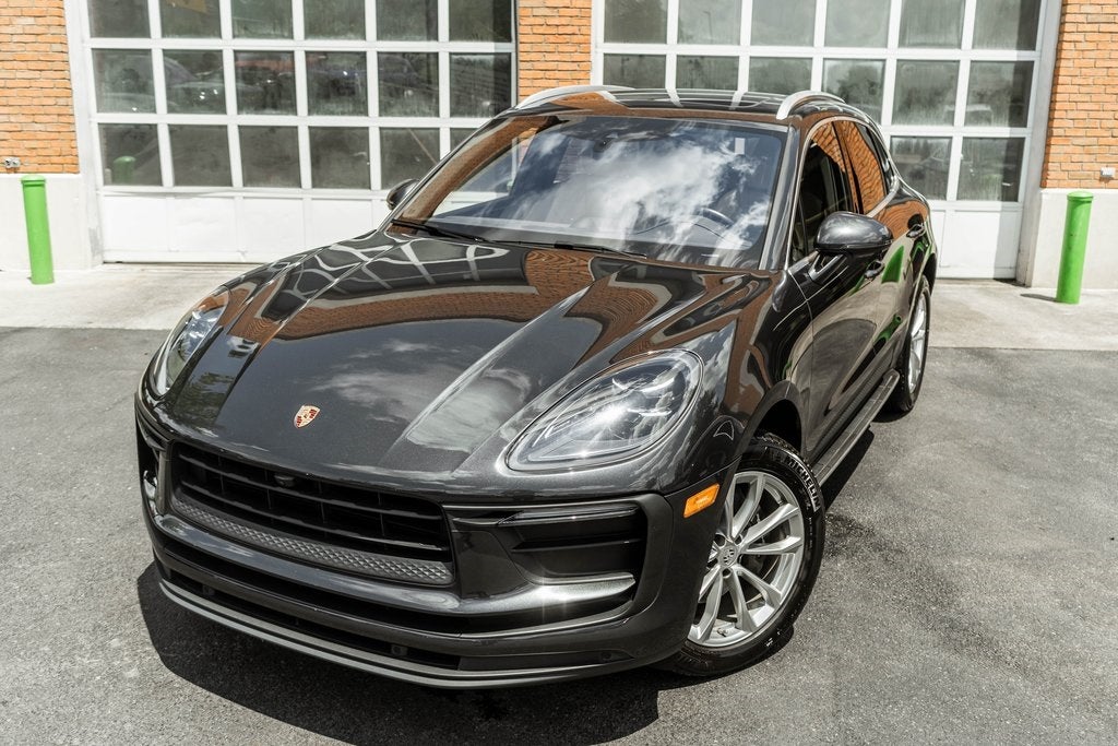 2022 Porsche Macan Base