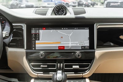 2022 Porsche Macan Base