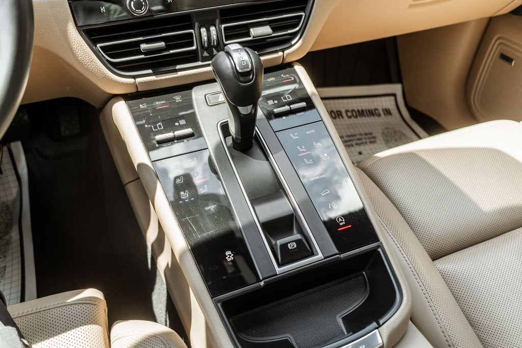 2022 Porsche Macan Base