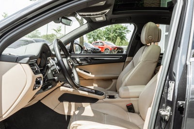 2022 Porsche Macan Base