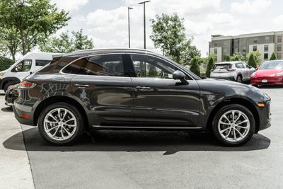 2022 Porsche Macan Base