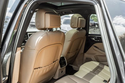 2022 Porsche Macan Base