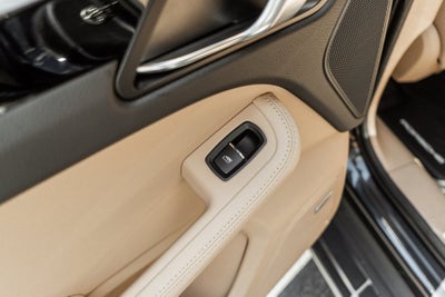 2022 Porsche Macan Base