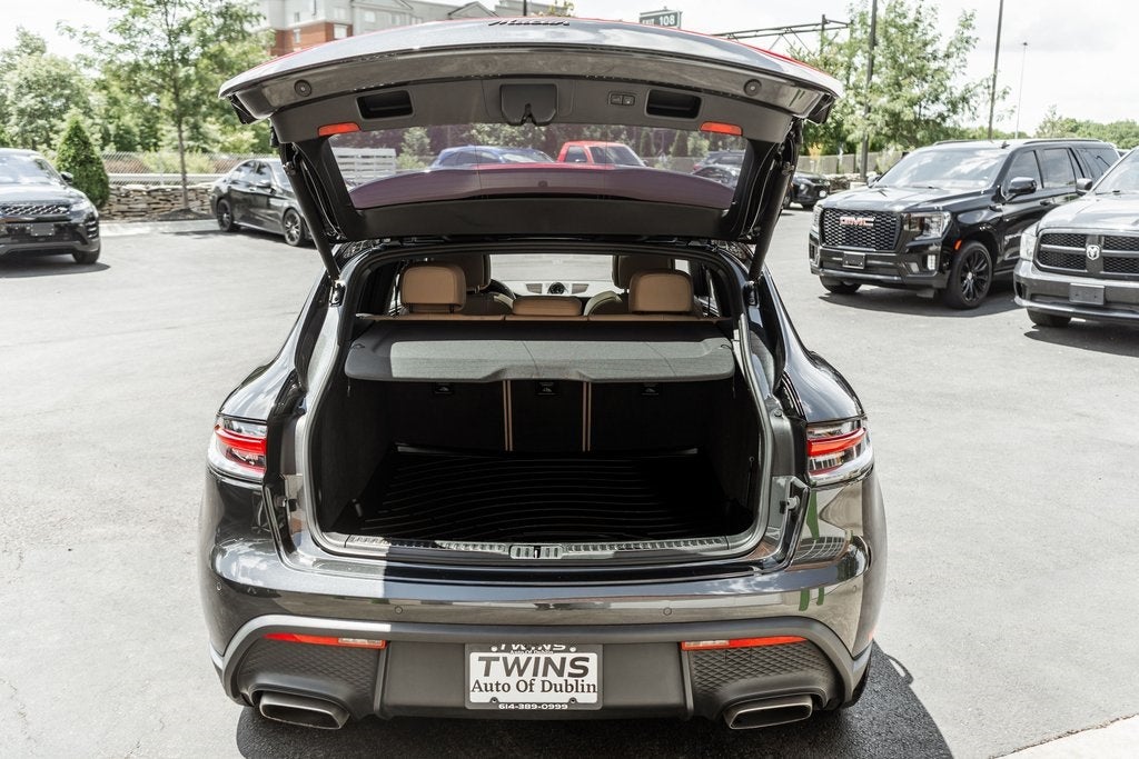 2022 Porsche Macan Base