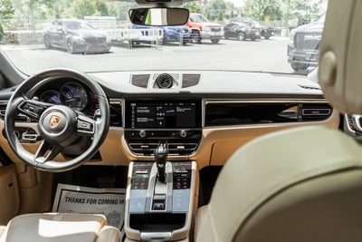 2022 Porsche Macan Base