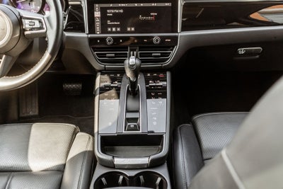 2023 Porsche Macan Base