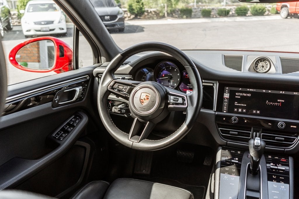 2023 Porsche Macan Base