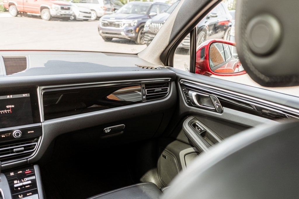 2023 Porsche Macan Base