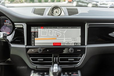 2023 Porsche Macan Base