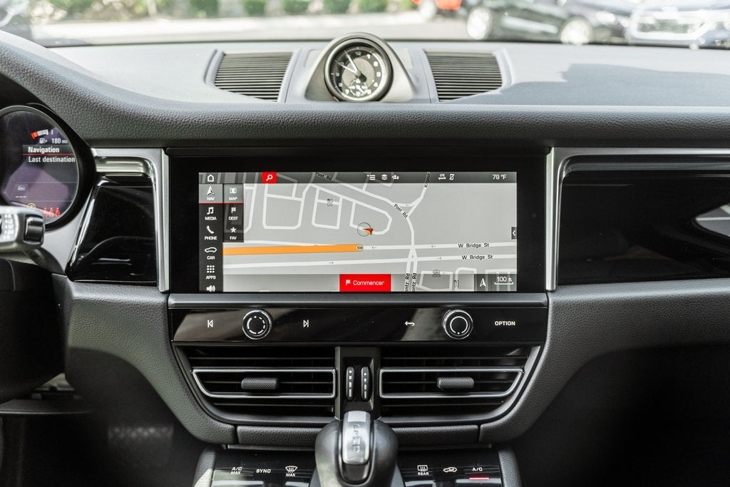 2023 Porsche Macan Base