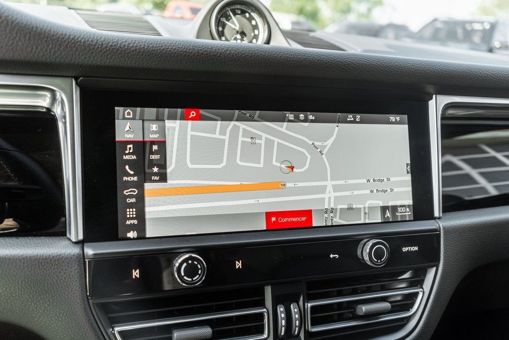 2023 Porsche Macan Base