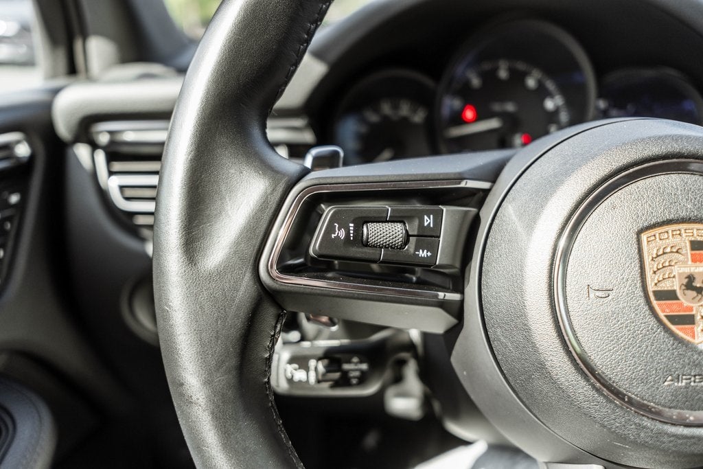 2023 Porsche Macan Base