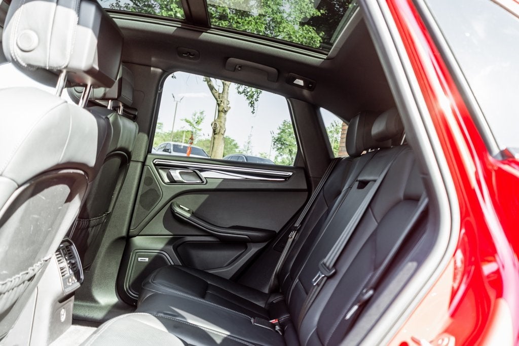 2023 Porsche Macan Base