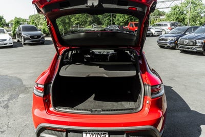 2023 Porsche Macan Base