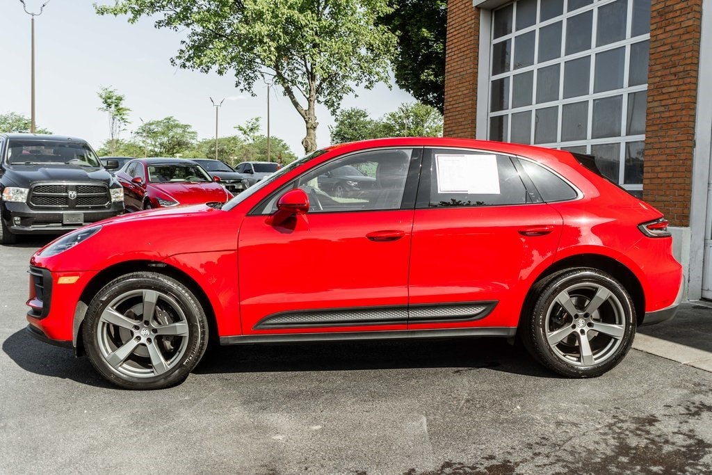2023 Porsche Macan Base