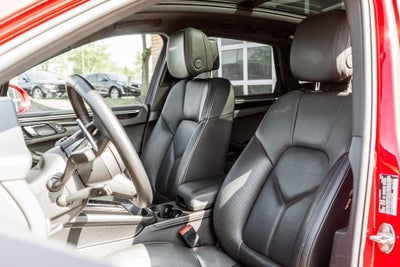 2023 Porsche Macan Base