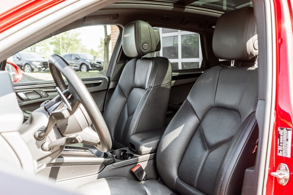 2023 Porsche Macan Base