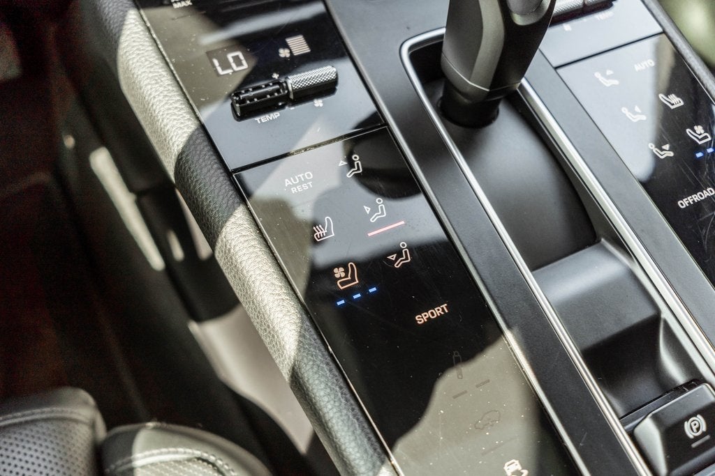 2023 Porsche Macan Base