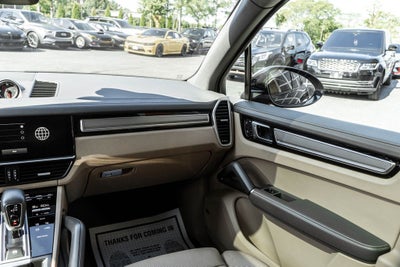 2023 Porsche Cayenne Platinum Edition