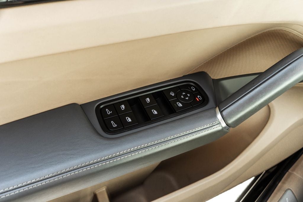 2023 Porsche Cayenne Platinum Edition