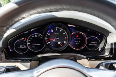 2023 Porsche Cayenne Platinum Edition
