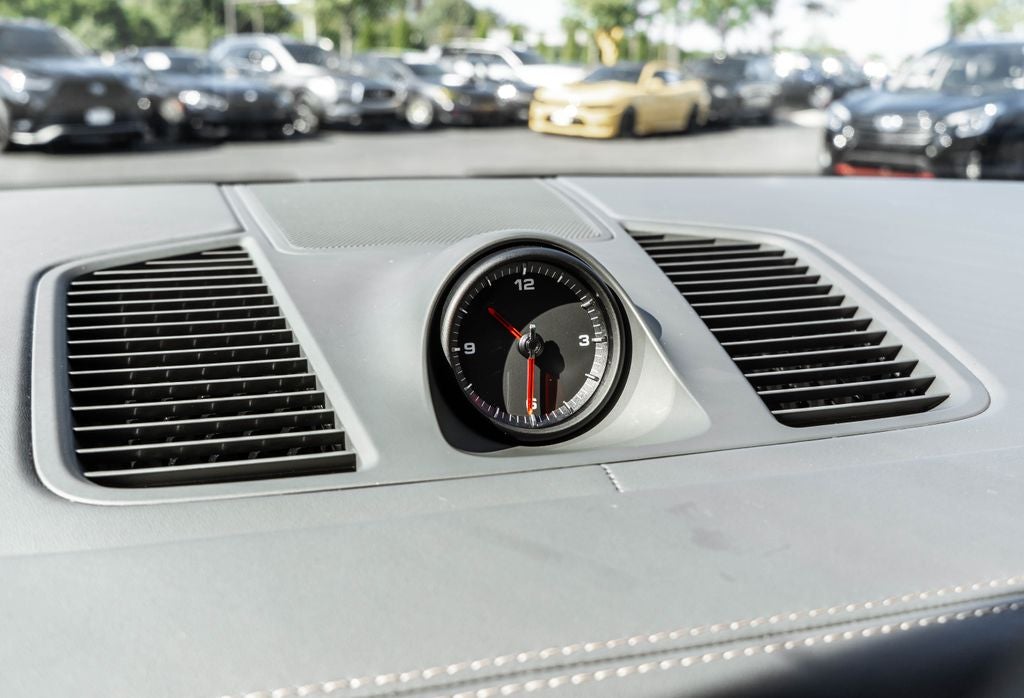 2023 Porsche Cayenne Platinum Edition