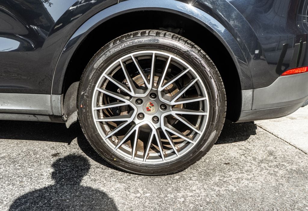 2023 Porsche Cayenne Platinum Edition