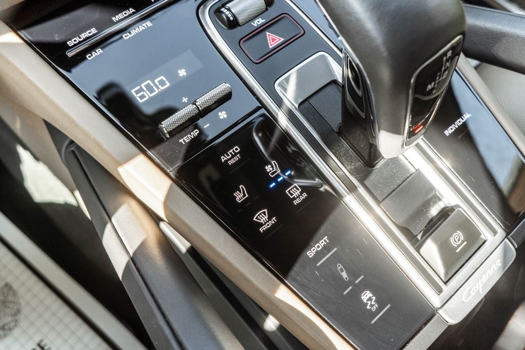 2023 Porsche Cayenne Platinum Edition