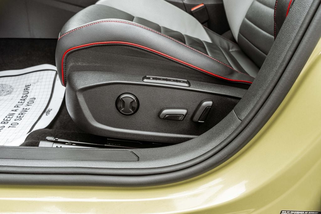 2022 Volkswagen Golf GTI Autobahn