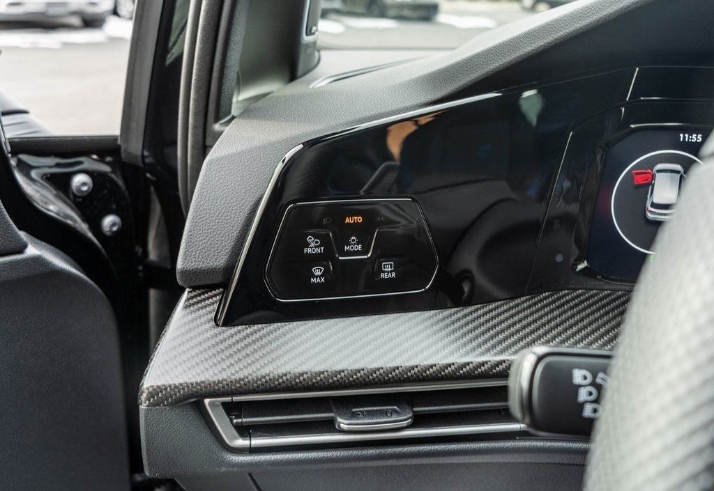 2025 Volkswagen Golf R 2.0T BLACK EDITION