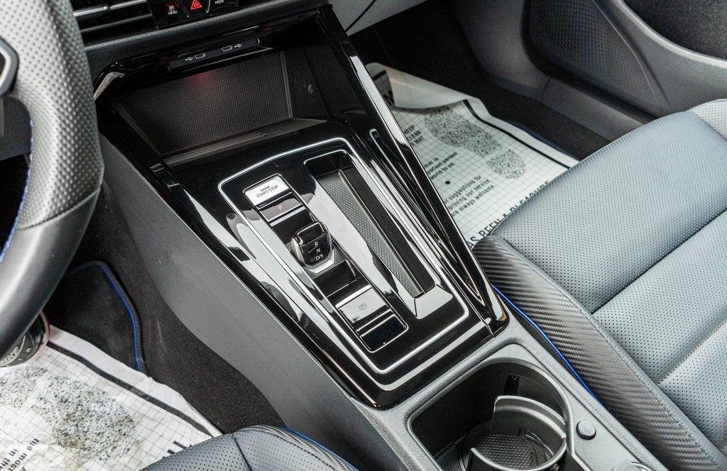 2025 Volkswagen Golf R 2.0T BLACK EDITION