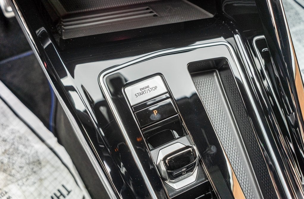 2025 Volkswagen Golf R 2.0T BLACK EDITION