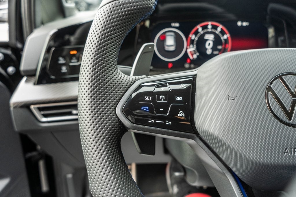 2025 Volkswagen Golf R 2.0T BLACK EDITION