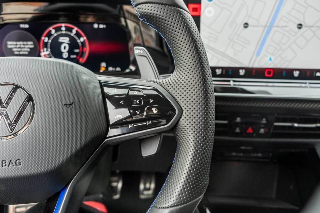 2025 Volkswagen Golf R 2.0T BLACK EDITION