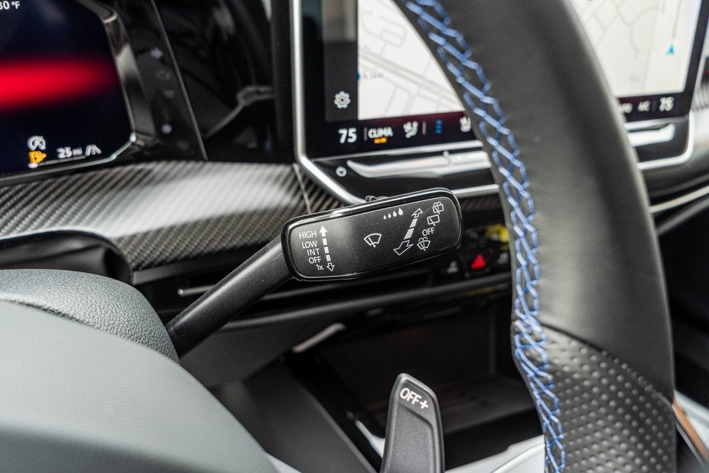 2025 Volkswagen Golf R 2.0T BLACK EDITION