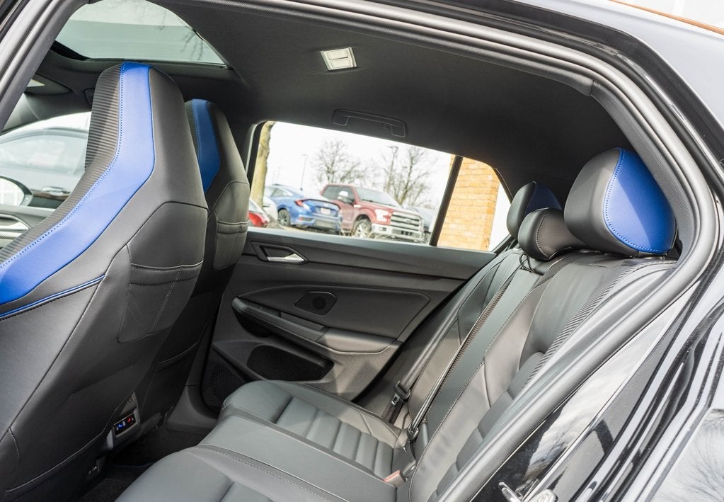 2025 Volkswagen Golf R 2.0T BLACK EDITION