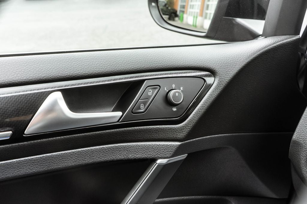 2019 Volkswagen Golf R DCC & Navigation 4Motion