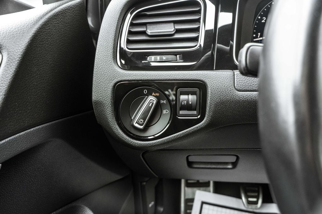 2019 Volkswagen Golf R DCC & Navigation 4Motion