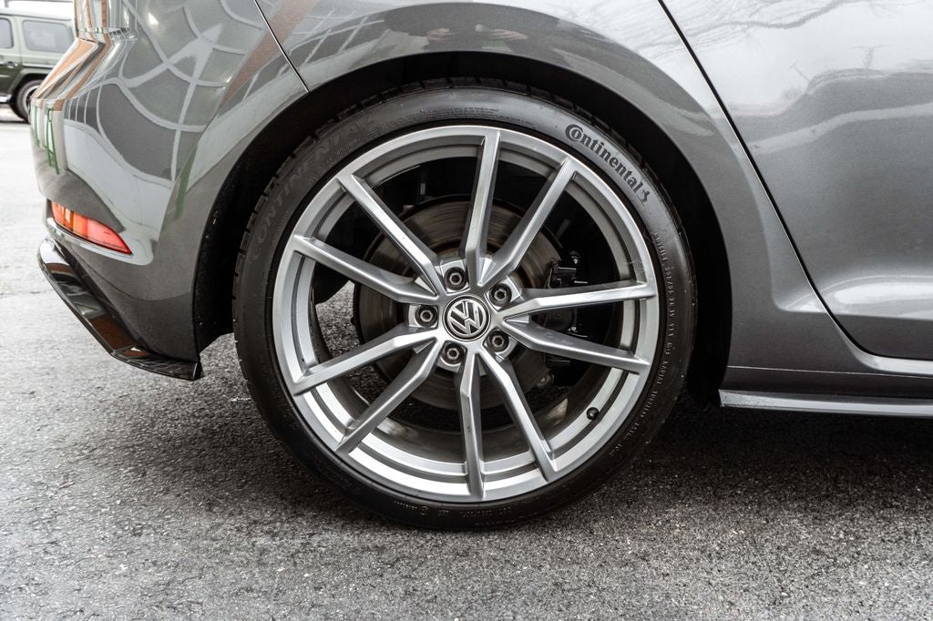 2019 Volkswagen Golf R DCC & Navigation 4Motion