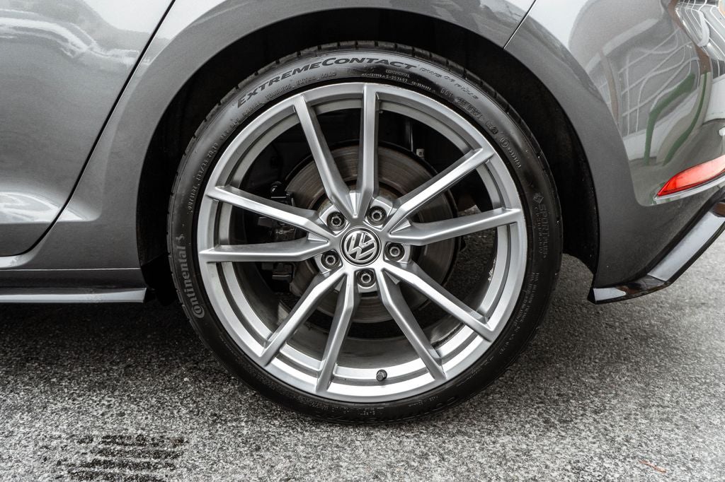 2019 Volkswagen Golf R DCC & Navigation 4Motion