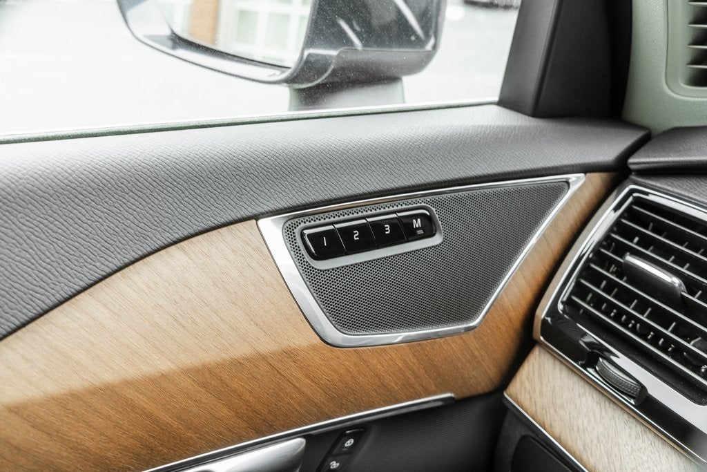 2025 Volvo XC90 B6 Plus 7-Seater